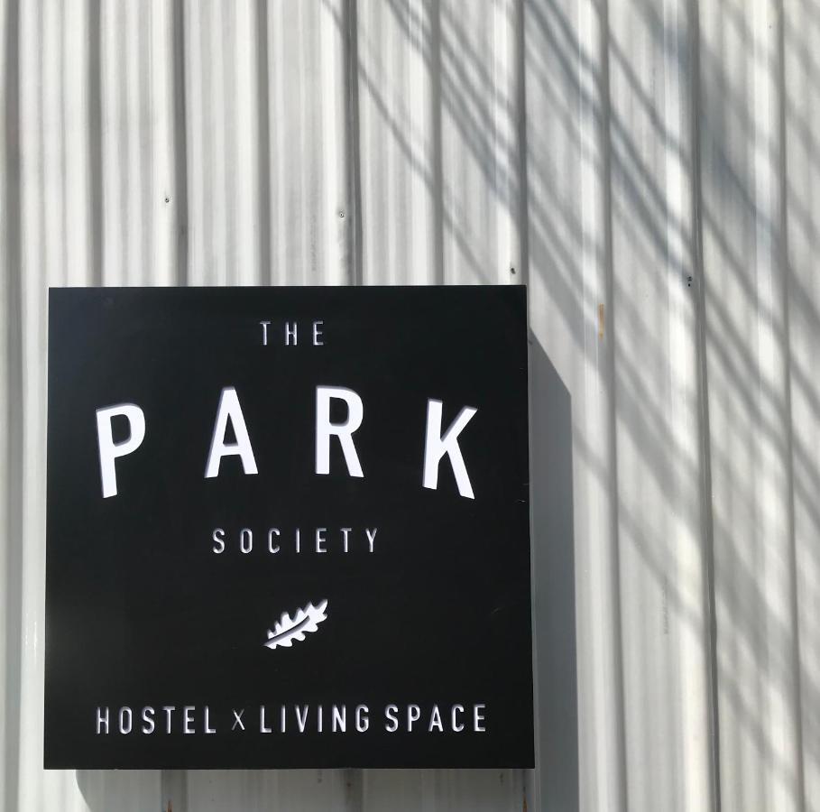 The Park Society Hostel Τσιάνγκ Μάι Εξωτερικό φωτογραφία